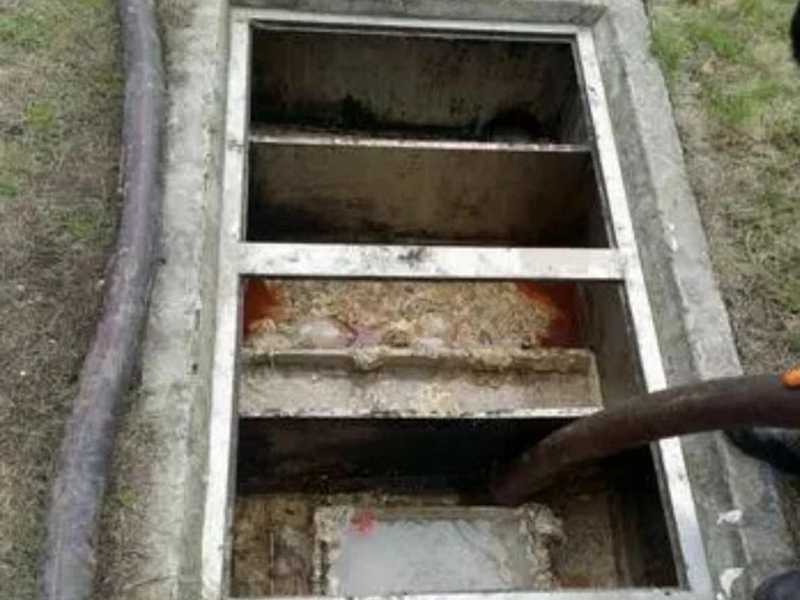 排浦镇隔油池清理