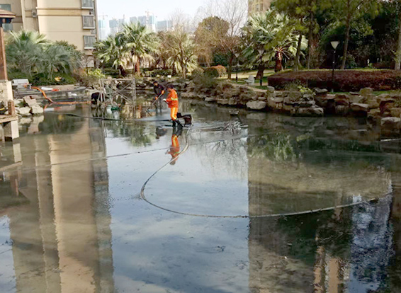 排浦镇景观池淤泥清理